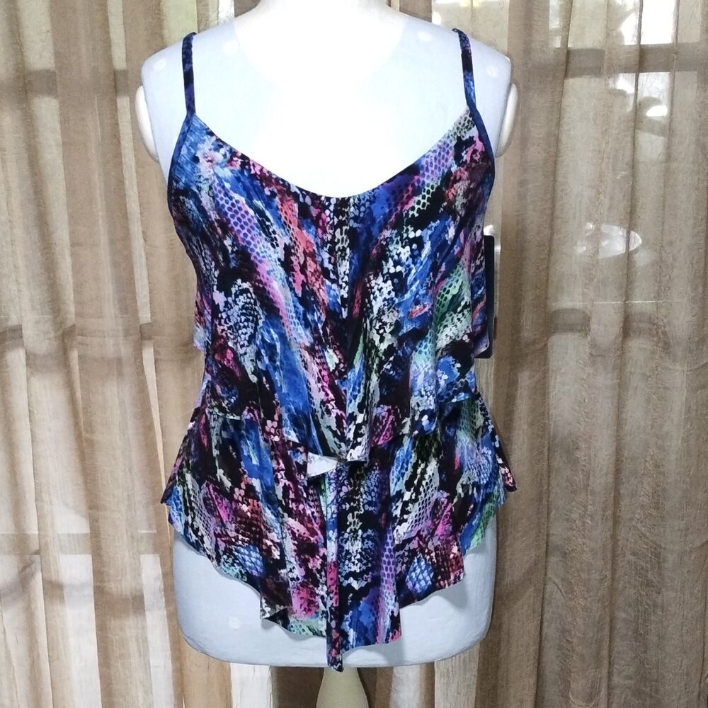 Women's TRIMSHAPER Tankini Swim Top Size 8. Retail $60.00. NWT.